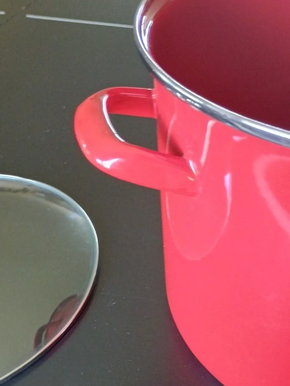 Red Enamel Stockpot with Glass Lid - Classic Cookware Canning Soup 10+Quart